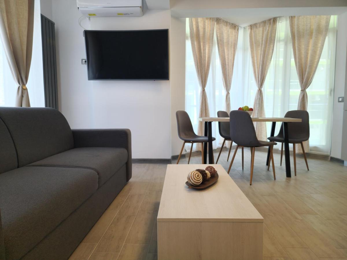 Cristalex Aparthotel & Spa Mamaia Nord Navodari Dış mekan fotoğraf