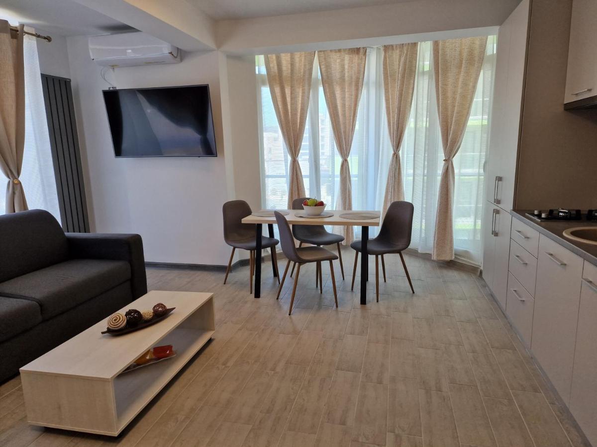 Cristalex Aparthotel & Spa Mamaia Nord Navodari Dış mekan fotoğraf