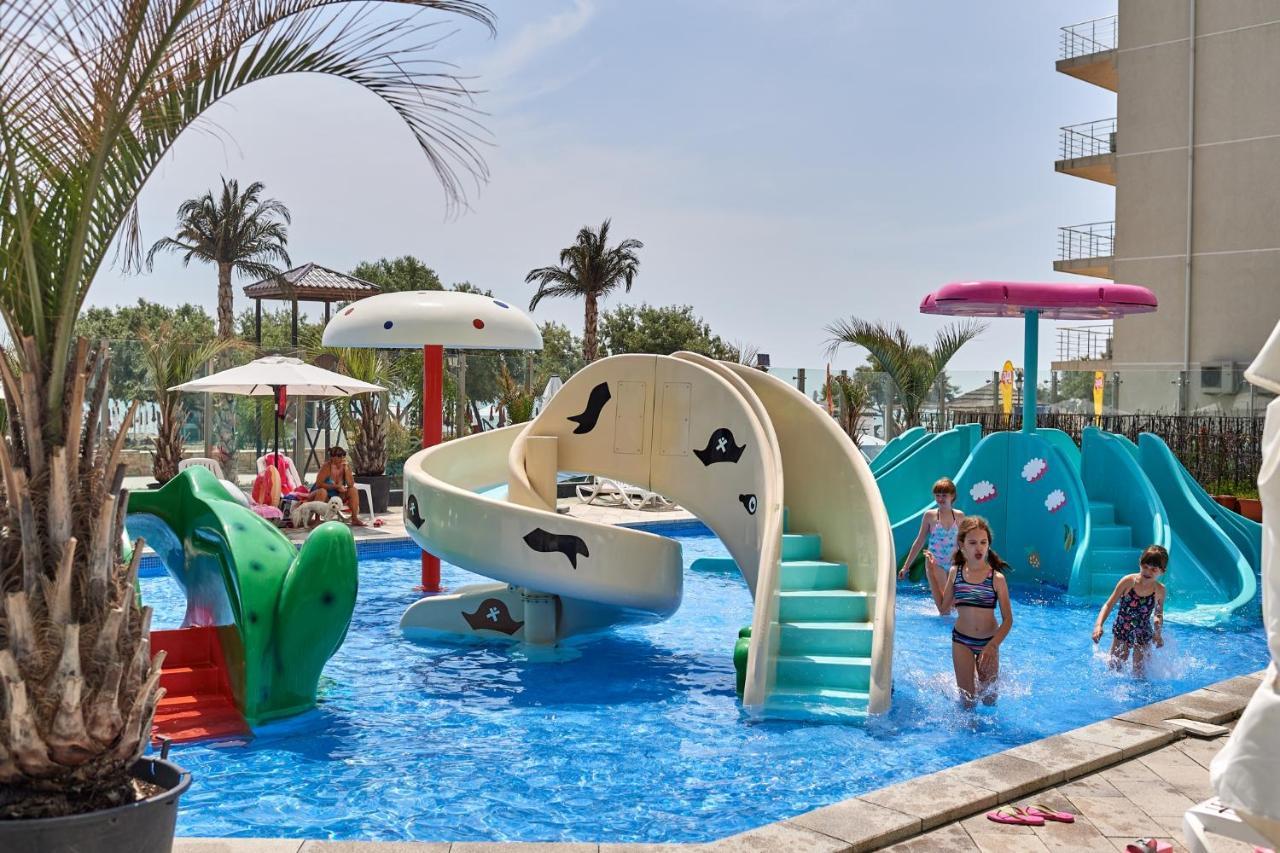 Cristalex Aparthotel & Spa Mamaia Nord Navodari Dış mekan fotoğraf