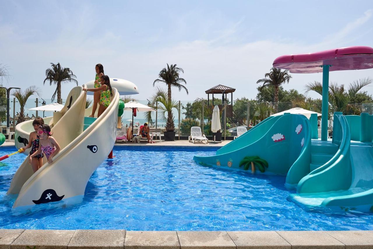 Cristalex Aparthotel & Spa Mamaia Nord Navodari Dış mekan fotoğraf